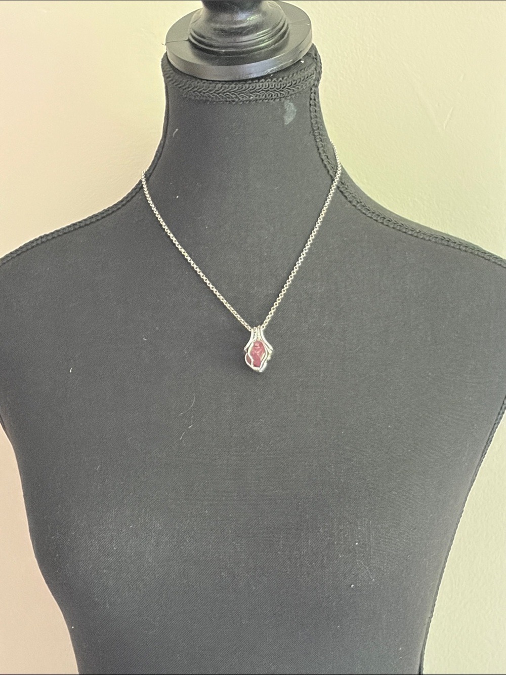 Cadoryn Utopia Ruby Necklace Medium